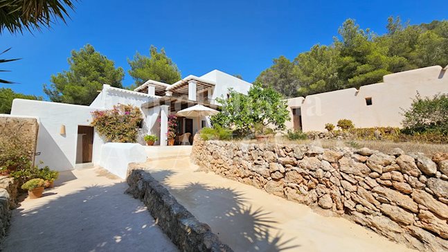 Ibiza Jesús - Charmante, kernsanierte Finca mit mehreren Nebengebäuden für Gäste in idyllischer Lage kaufen