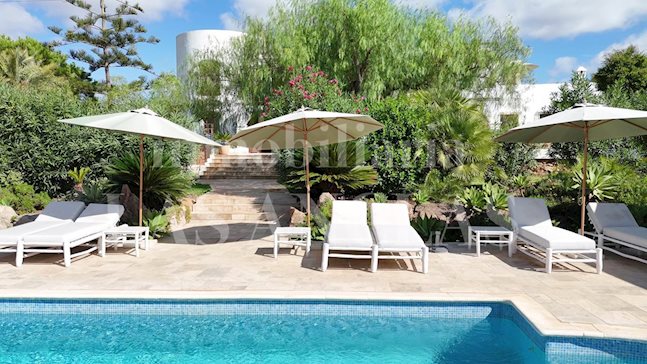 Ibiza Santa Eulalia - ¡Licencia turística! Hermosa villa renovada con encantadoras zonas al aire libre y vistas para comprar