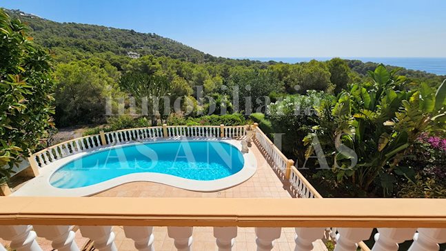 Ibiza Talamanca - Villa in stile mediterraneo in una posizione privilegiata con vista sul mare per acquistare