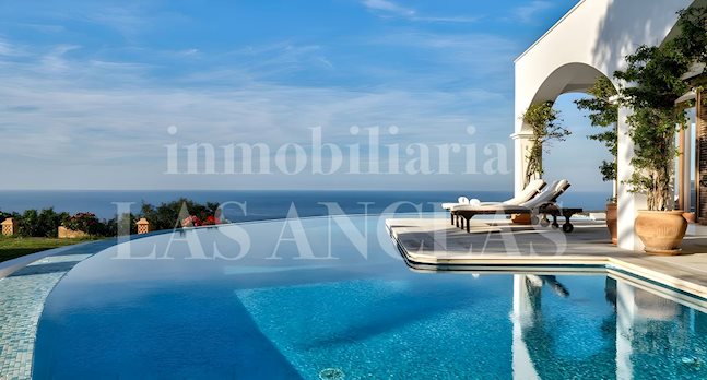 Ibiza San Carlos - Special! Mansion with tourist licence situated on a peninsula to buy