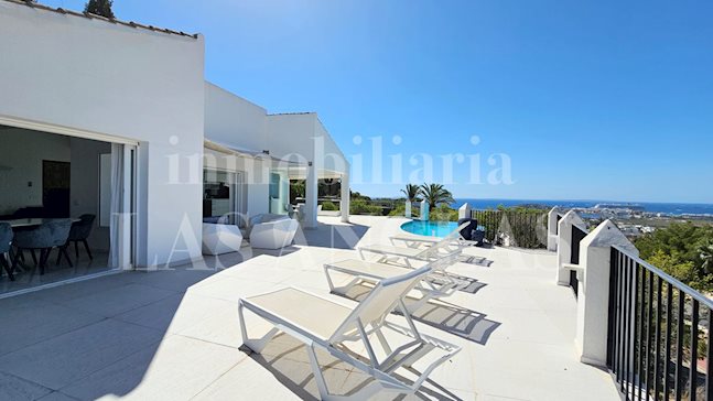 Ibiza Jesús - Mediterranean-style villa with 180º panoramic views to buy