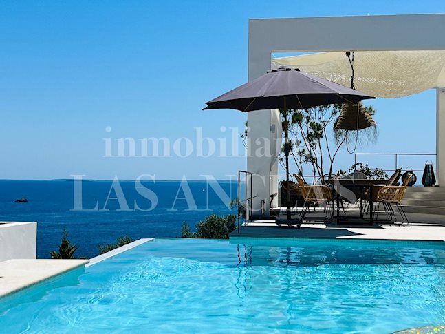 Ibiza cerca campo de golf - Excelente villa con licencia de ampliación y vistas de 180º al mar y a la costa para comprar