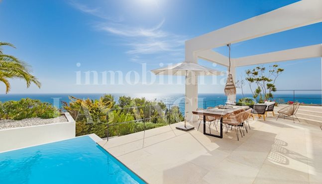 Ibiza Santa Eulalia - Mediterranean-style villa with extension project and panoramic 180º views to buy