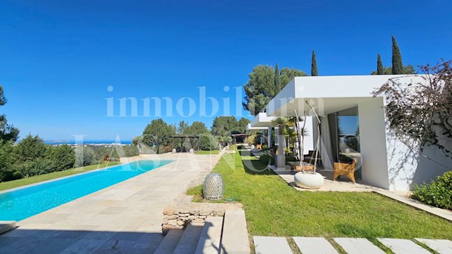 Ibiza San José - Sehr private einstöckige Designervilla mit Meerblick und Touristenlizenz im Verkauf