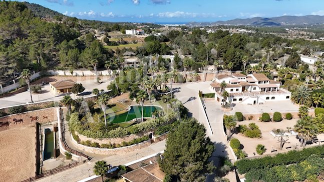 Ibiza San Rafael - Spectacular Andalusian-style hacienda with breeding of purebred spanish horses PRE to buy