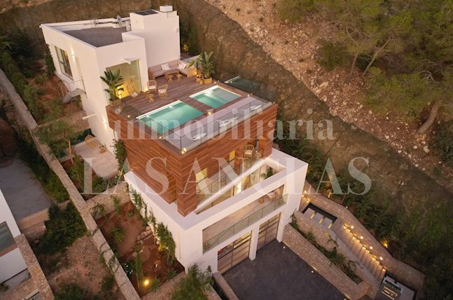 Ibiza east coast - Modern, high-quality villa with lot of extras for sale